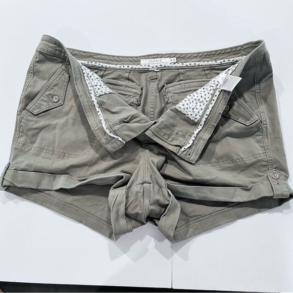 Torrid Olive Green 3.5 Inch Military Stretch Twill Mid-rise Shorts Plus Size 24 - Picture 7 of 13